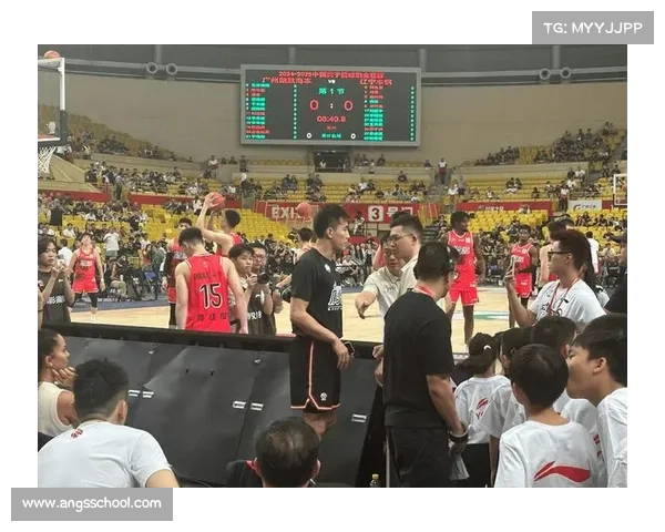 CBA季前赛观赛人数创历史新高赛事热度再创新高引发球迷热议 CBA季前赛观赛人数创历史新高赛事热度再创新高引发球迷热议